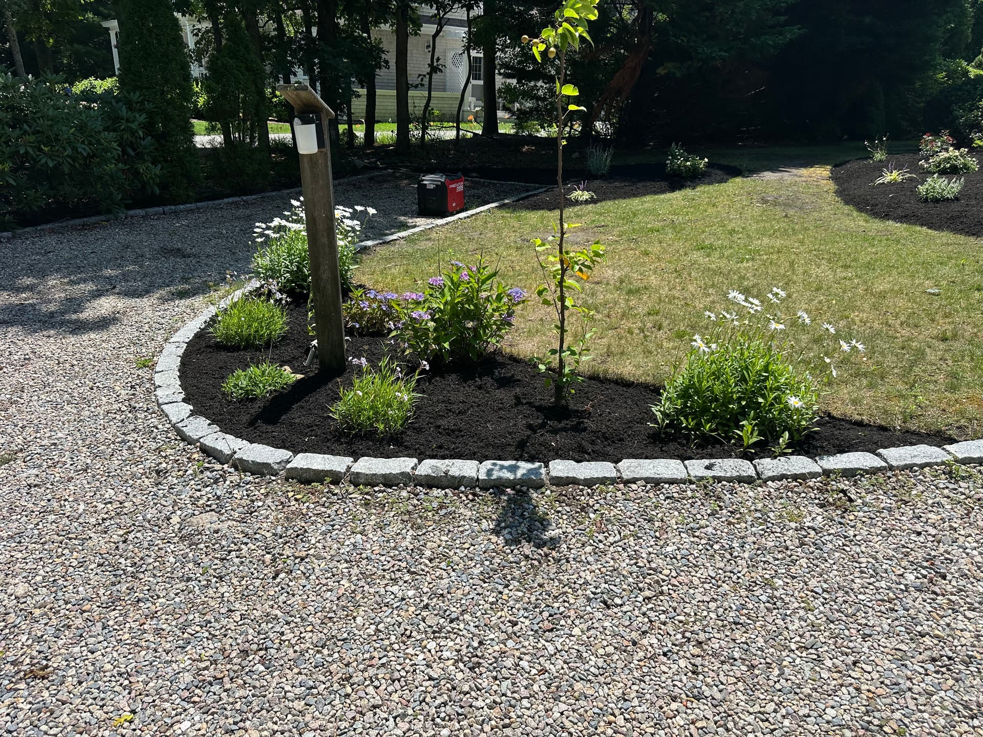 Gallery photos for Front Yard Landscape Reset With New Beds and Black Mulch: Image #4