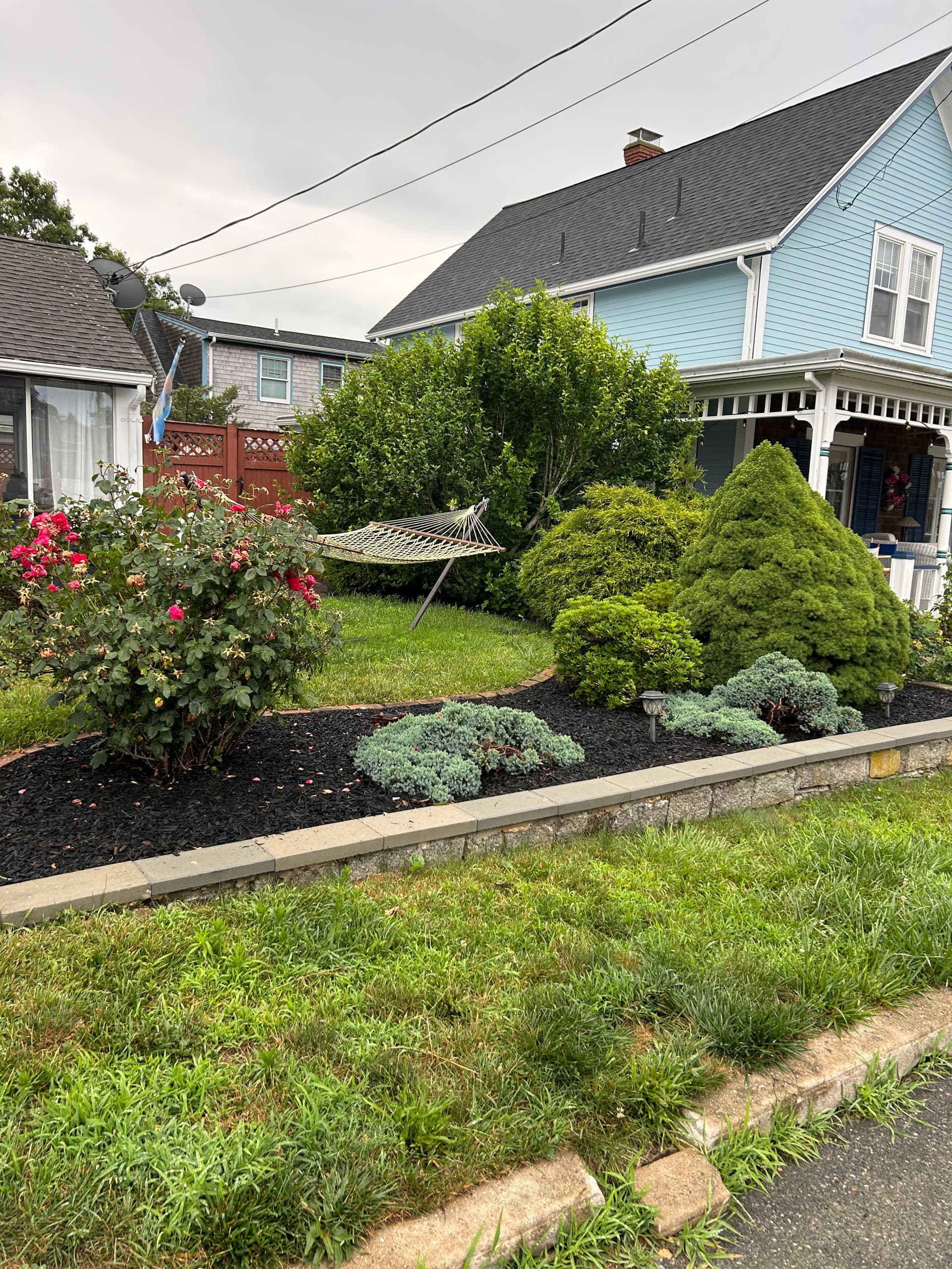 Gallery photos for Fresh Mulch and Clean Beds Make a Real Difference: Image #3