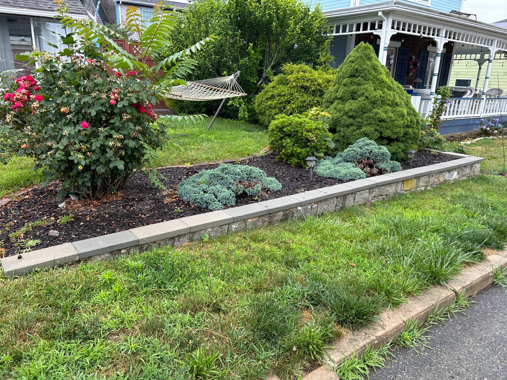 Gallery photos for Fresh Mulch and Clean Beds Make a Real Difference: Image #2